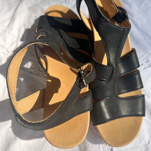 Dansko Trudy Black Waxy Calf Leather Buckle Sandal, size 41, super cute 4 summer - Picture 2 of 15